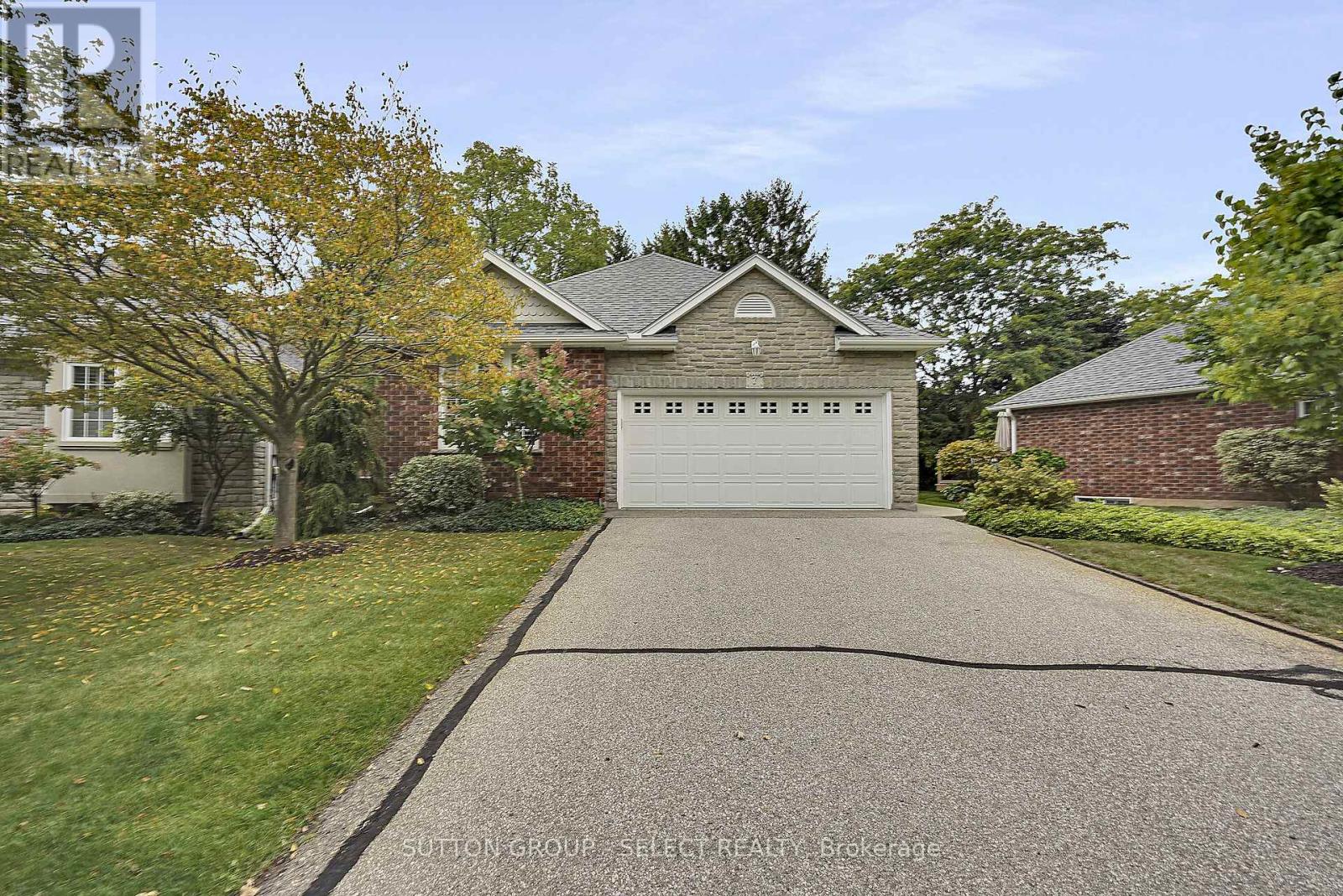 7 - 115 Glenwood Drive, Brantford, Ontario  N3S 3G8 - Photo 2 - X12431488
