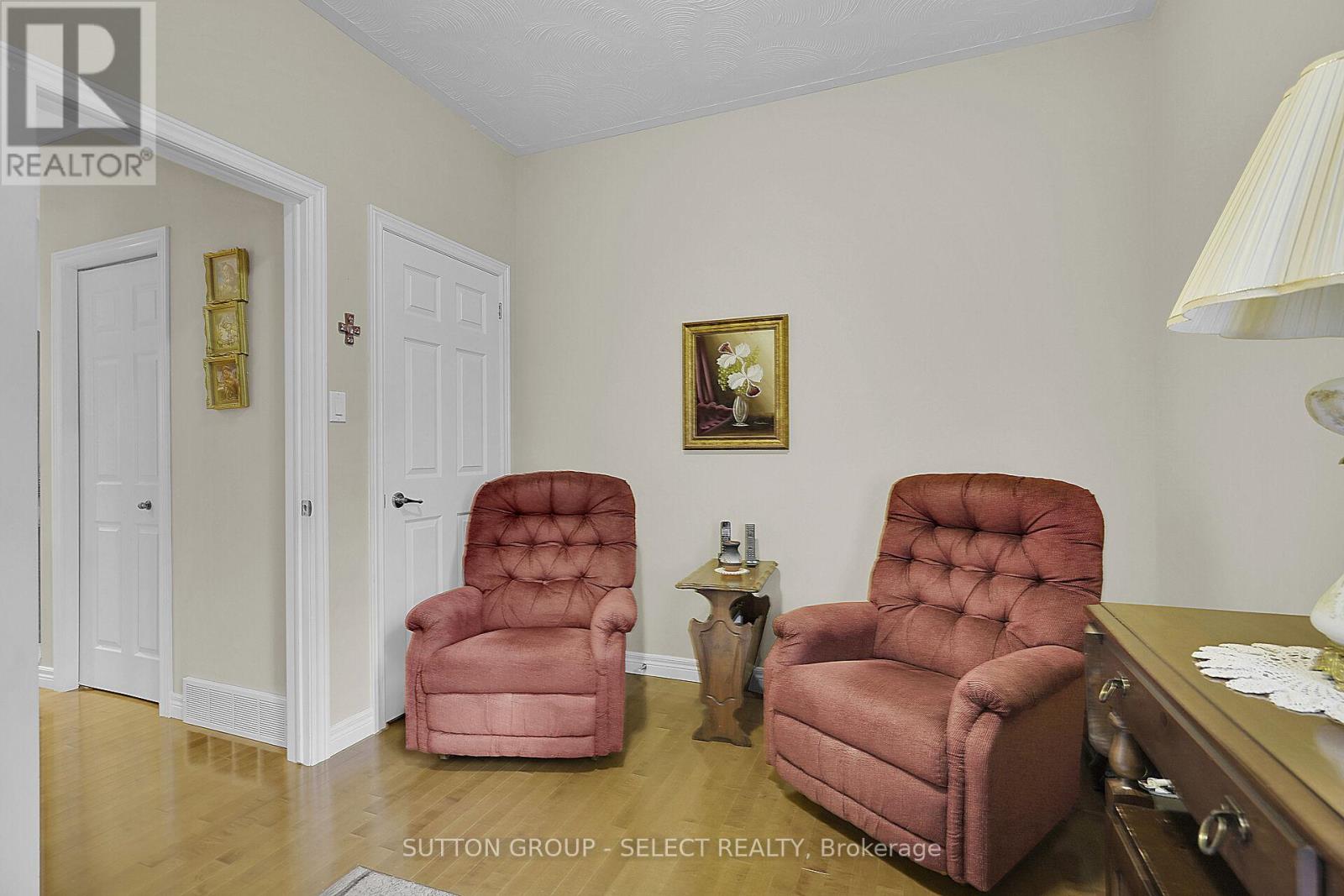 7 - 115 Glenwood Drive, Brantford, Ontario  N3S 3G8 - Photo 24 - X12431488