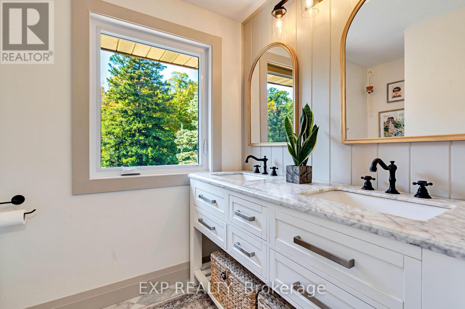 22882 Vanneck Road, Middlesex Centre, Ontario  N0M 2A0 - Photo 39 - X12431511