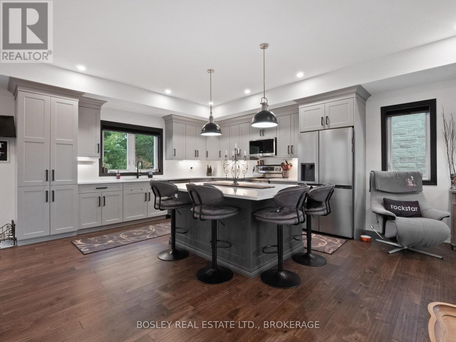 25 Haight Street, St. Catharines, Ontario  L2P 2M2 - Photo 3 - X12391708