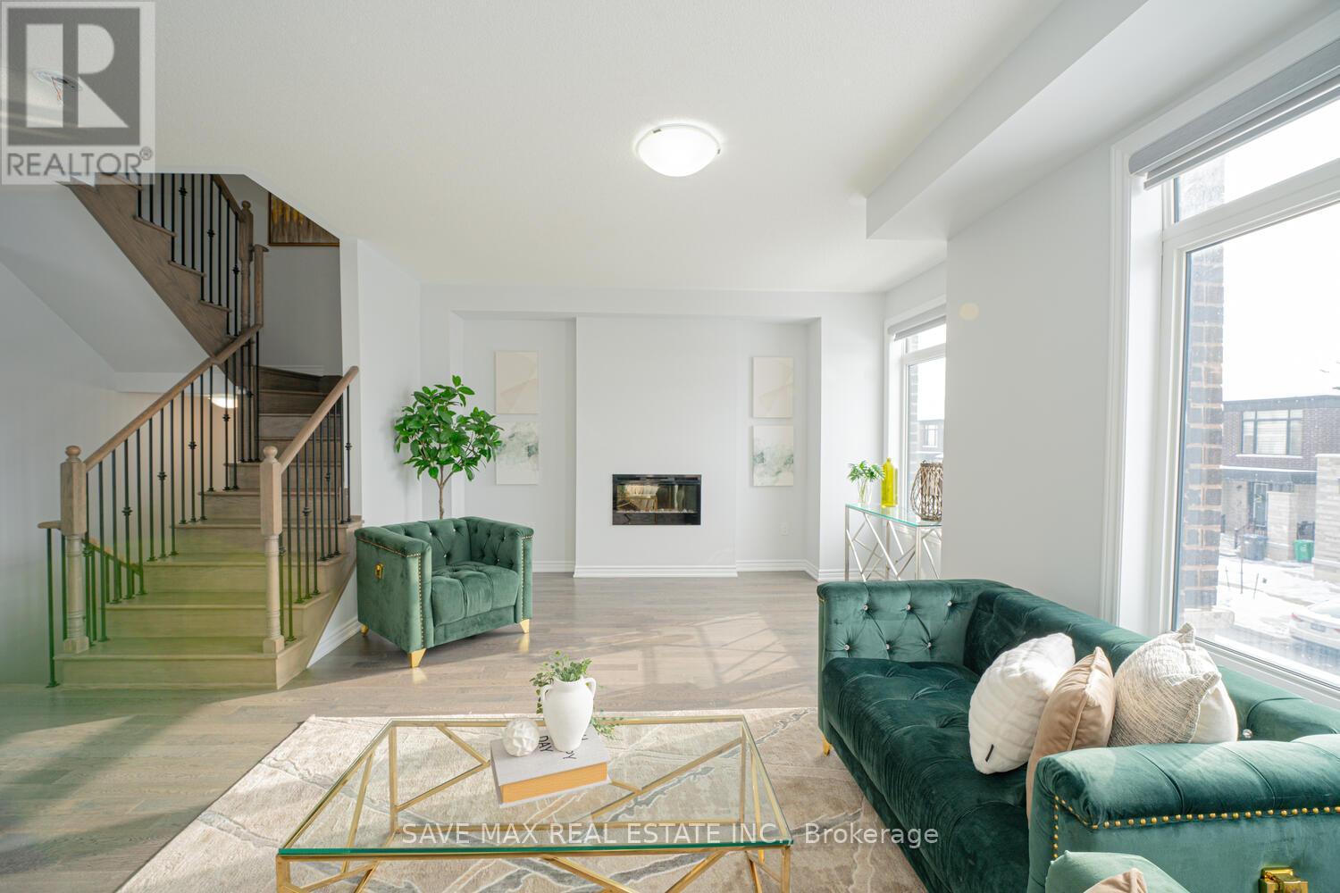 77 Minnock Street, Caledon, Ontario  L7C 4K8 - Photo 11 - W12431468