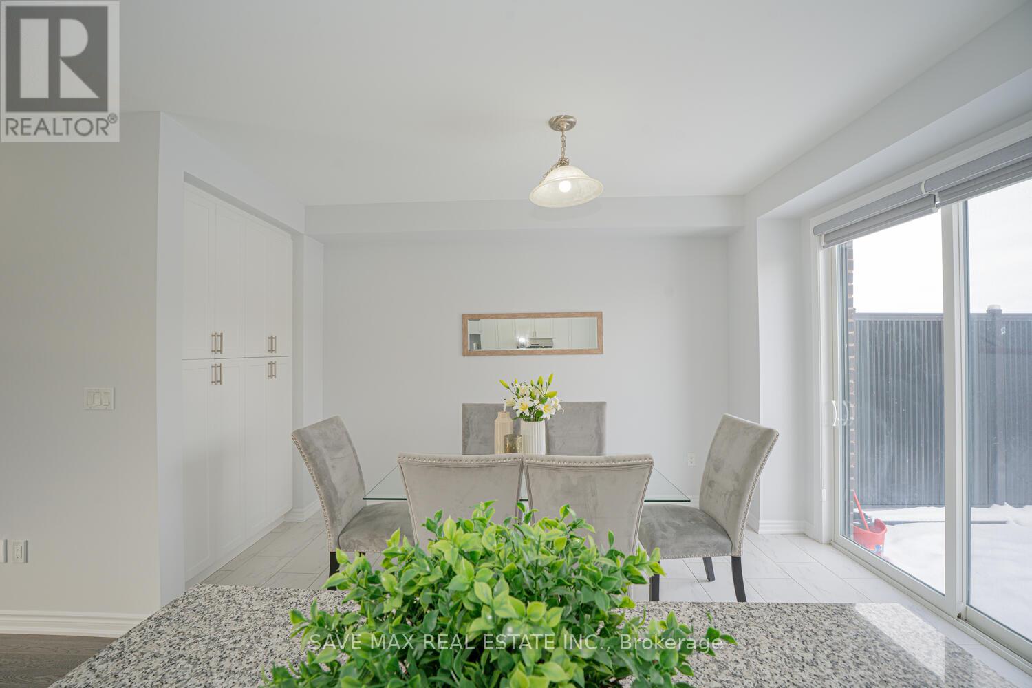 77 Minnock Street, Caledon, Ontario  L7C 4K8 - Photo 16 - W12431468