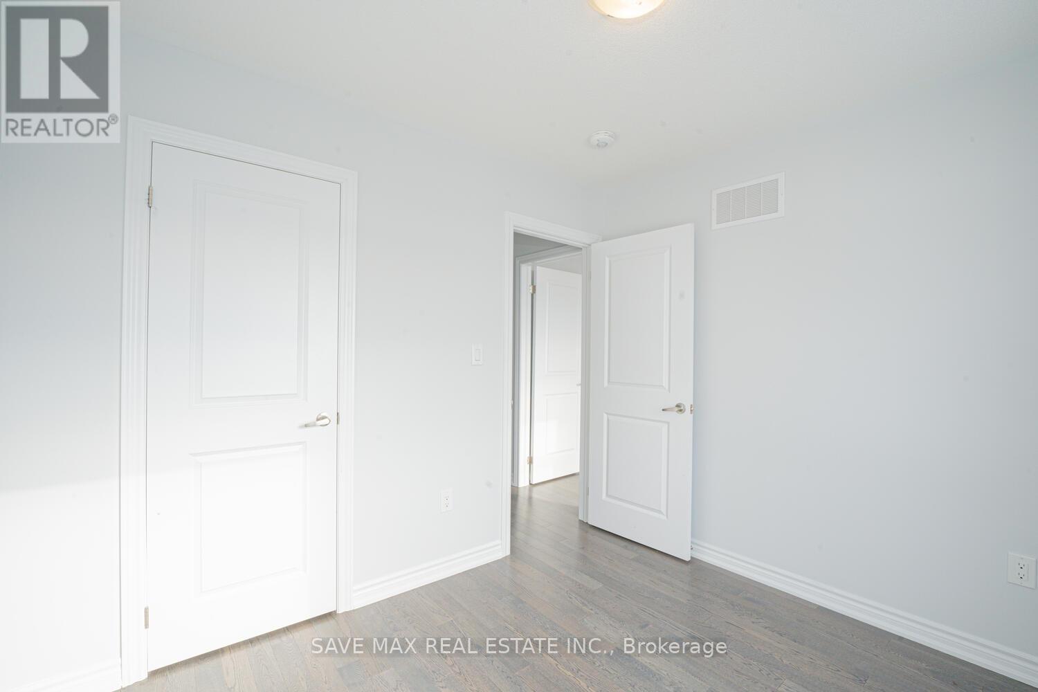 77 Minnock Street, Caledon, Ontario  L7C 4K8 - Photo 31 - W12431468