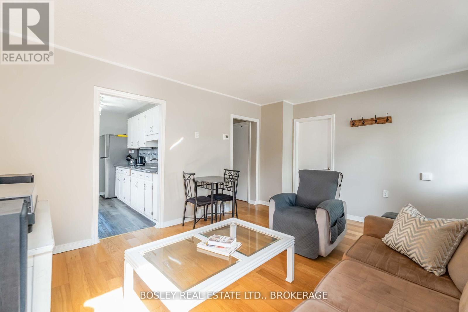 11 Keele Street, St. Catharines (Burleigh Hill), Ontario  L2T 1M6 - Photo 10 - X12431481