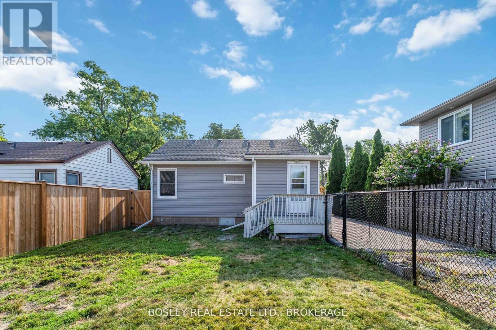 11 Keele Street, St. Catharines (Burleigh Hill), Ontario  L2T 1M6 - Photo 31 - X12431481