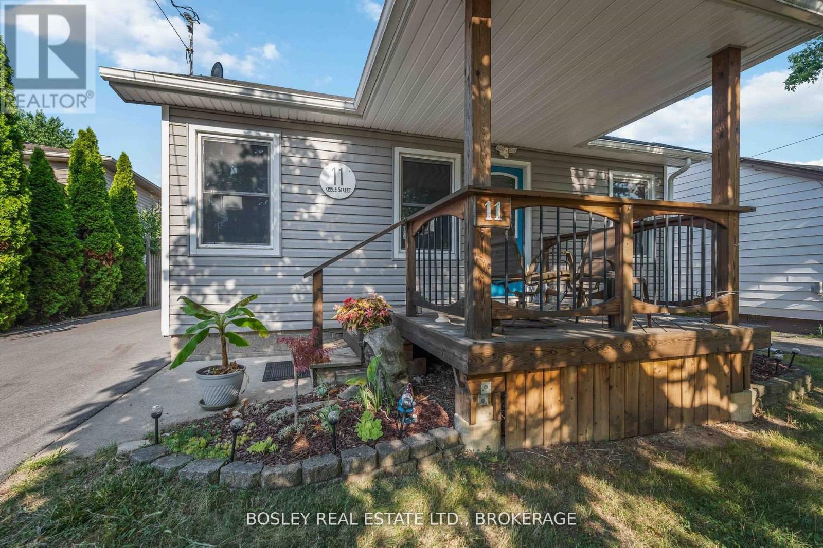 11 Keele Street, St. Catharines (Burleigh Hill), Ontario  L2T 1M6 - Photo 33 - X12431481
