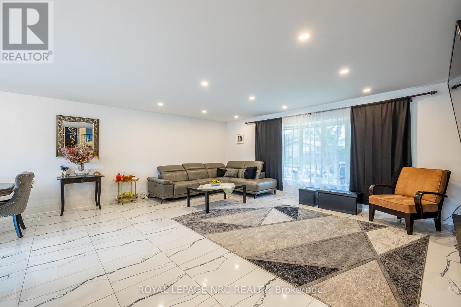 3797 Wiltshire Boulevard, Niagara Falls (Casey), Ontario  L2J 3E5 - Photo 10 - X12431496