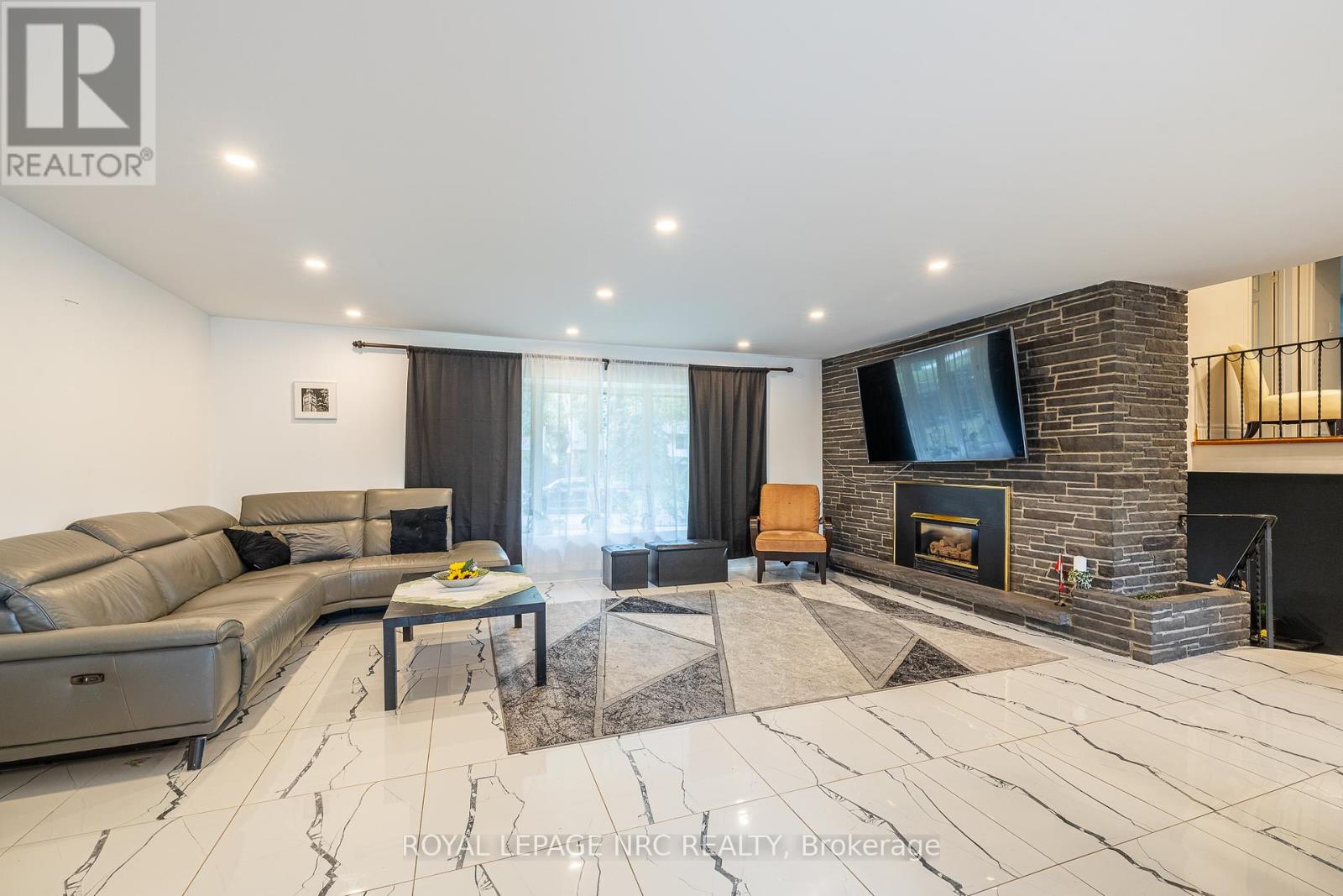 3797 Wiltshire Boulevard, Niagara Falls (Casey), Ontario  L2J 3E5 - Photo 11 - X12431496