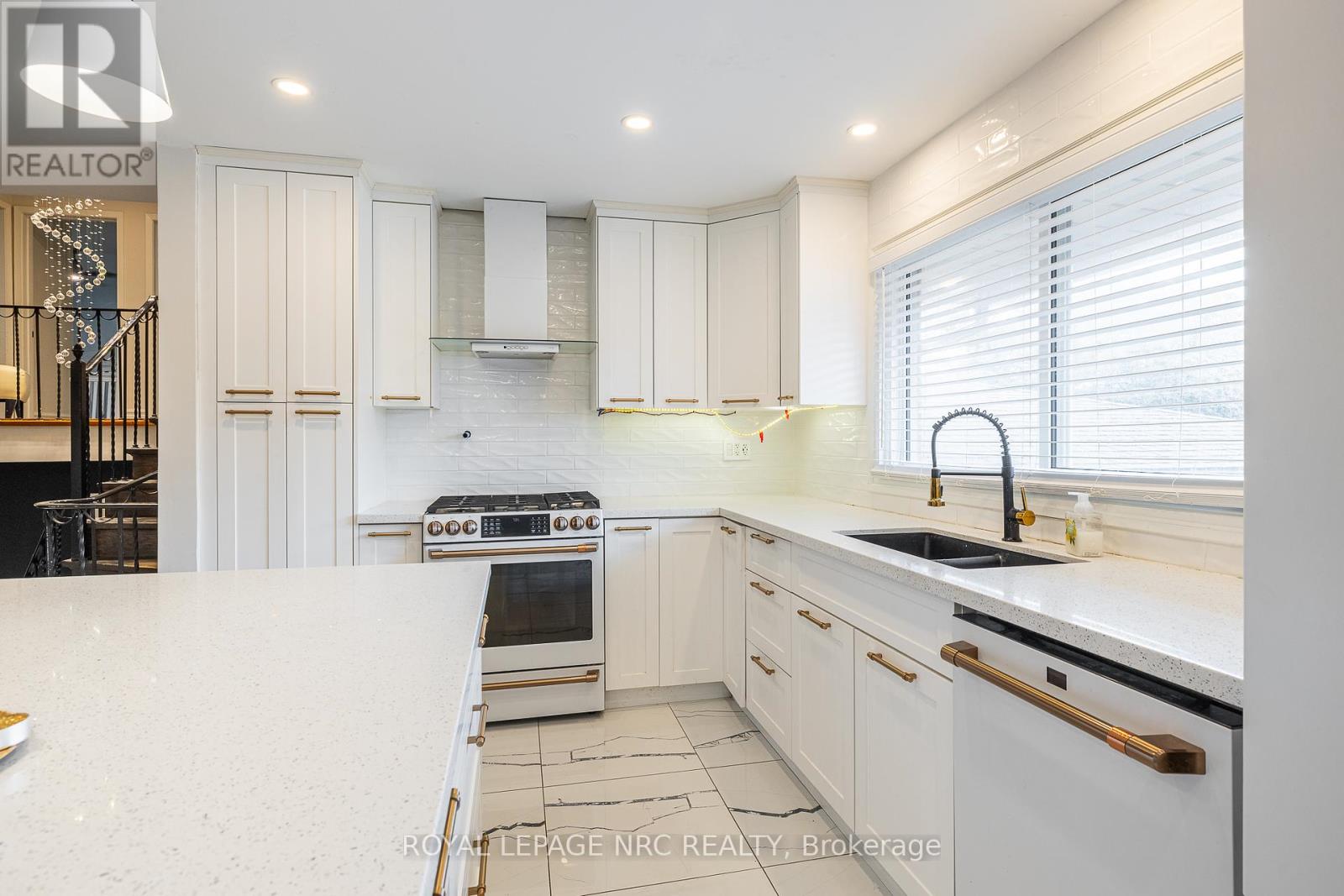3797 Wiltshire Boulevard, Niagara Falls (Casey), Ontario  L2J 3E5 - Photo 17 - X12431496