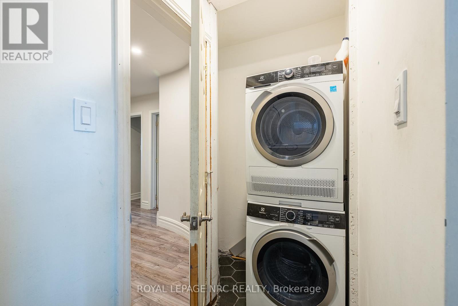 3797 Wiltshire Boulevard, Niagara Falls (Casey), Ontario  L2J 3E5 - Photo 21 - X12431496