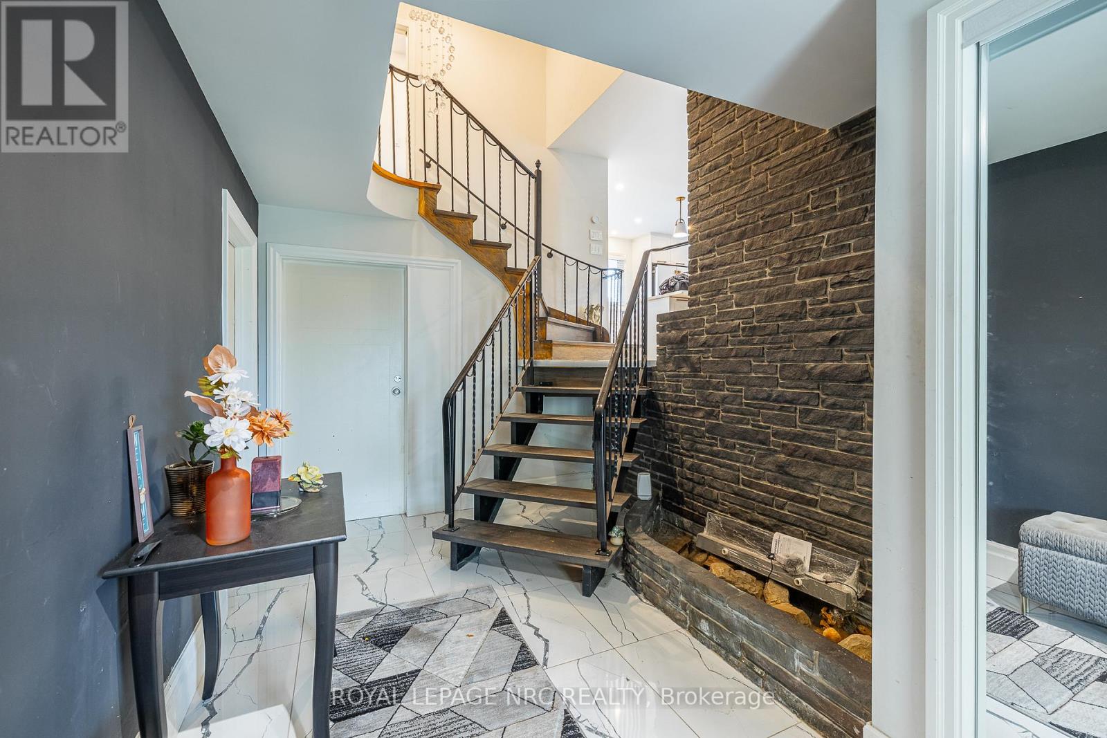 3797 Wiltshire Boulevard, Niagara Falls (Casey), Ontario  L2J 3E5 - Photo 8 - X12431496