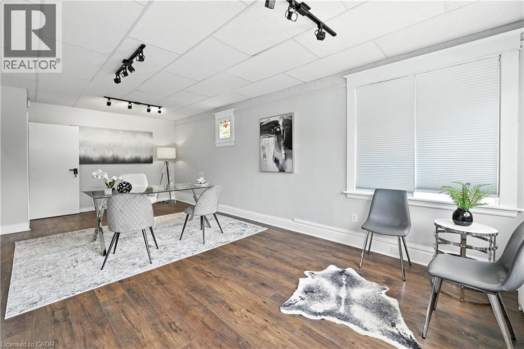 1047 Main Street E, Hamilton, Ontario  L8M 1N5 - Photo 4 - 40773968