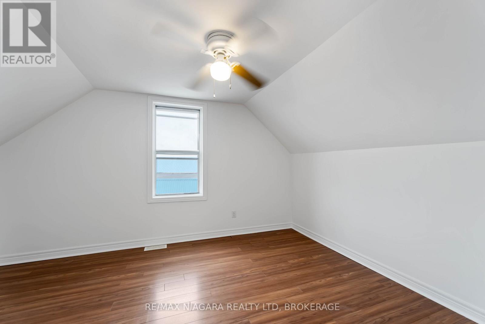 21 Maywood Avenue, St. Catharines, Ontario  L2R 1C5 - Photo 17 - X12426084