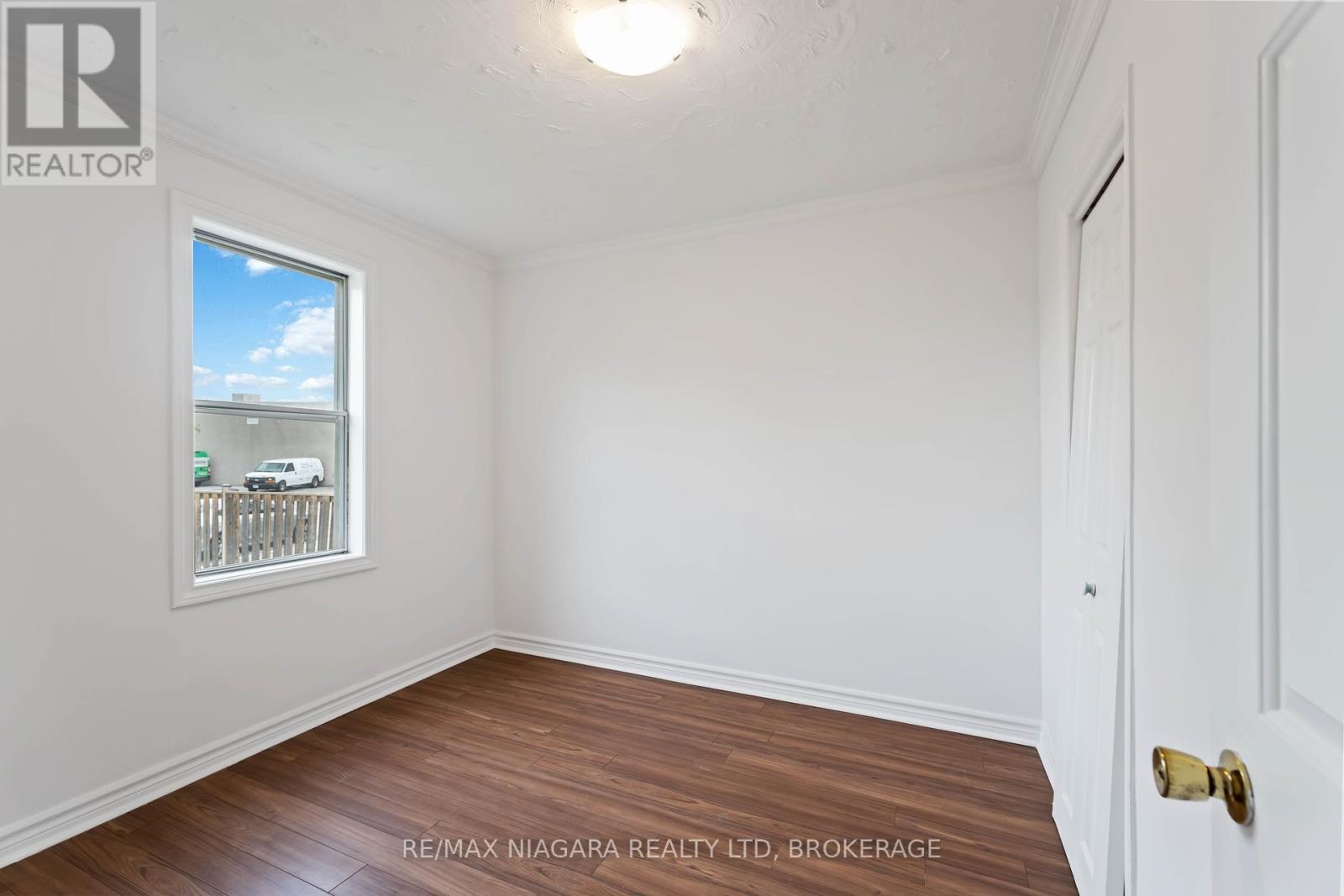 21 Maywood Avenue, St. Catharines, Ontario  L2R 1C5 - Photo 21 - X12426084