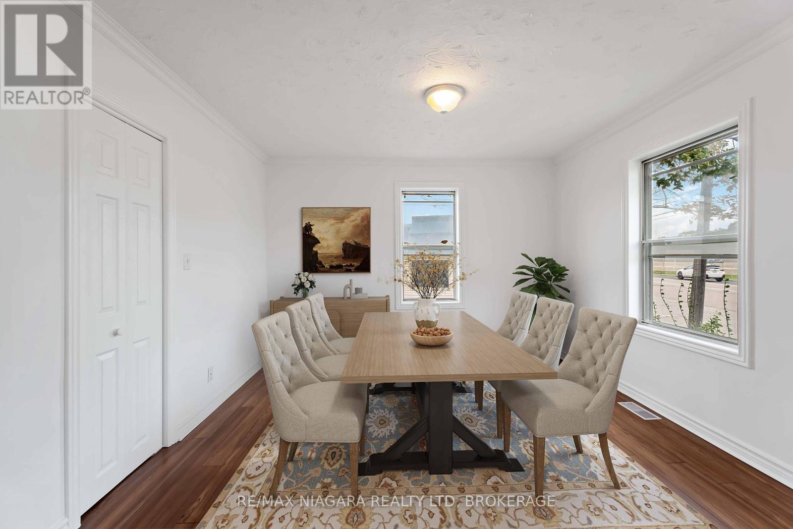 21 Maywood Avenue, St. Catharines, Ontario  L2R 1C5 - Photo 8 - X12426084