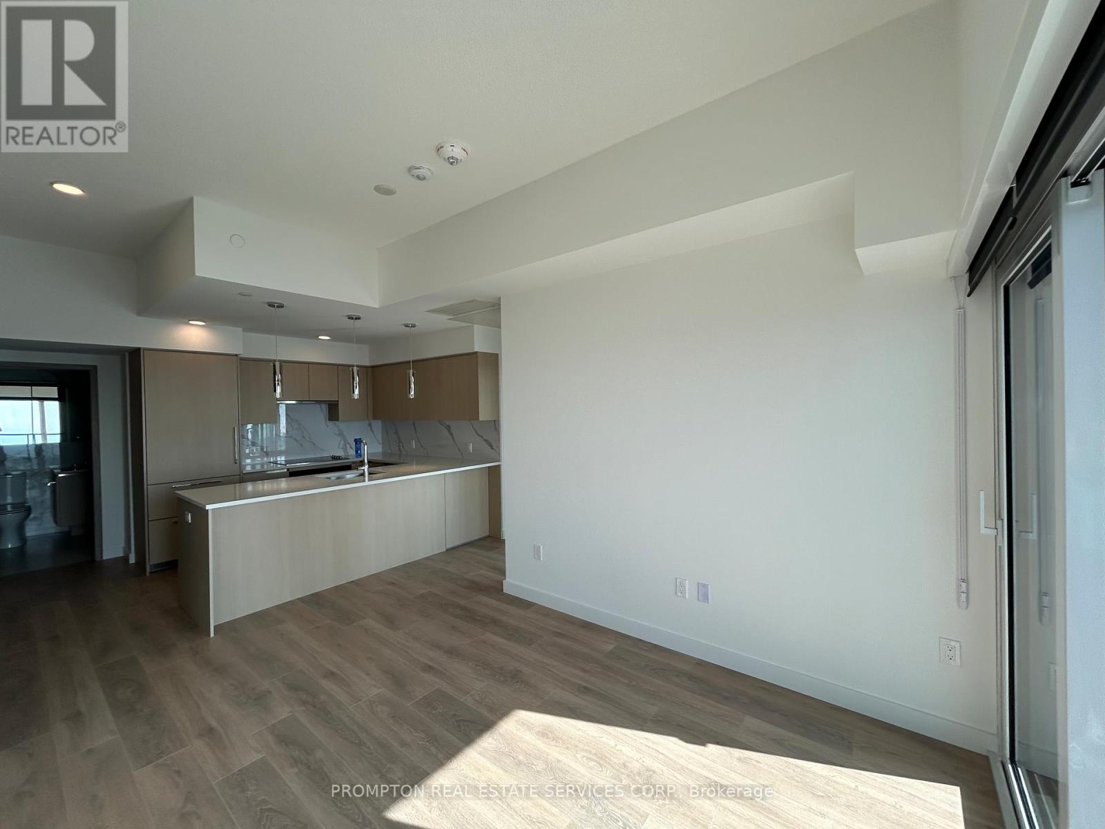 6106 - 3 Concord Cityplace Way, Toronto (Waterfront Communities), Ontario  M5V 0X4 - Photo 12 - C12431483