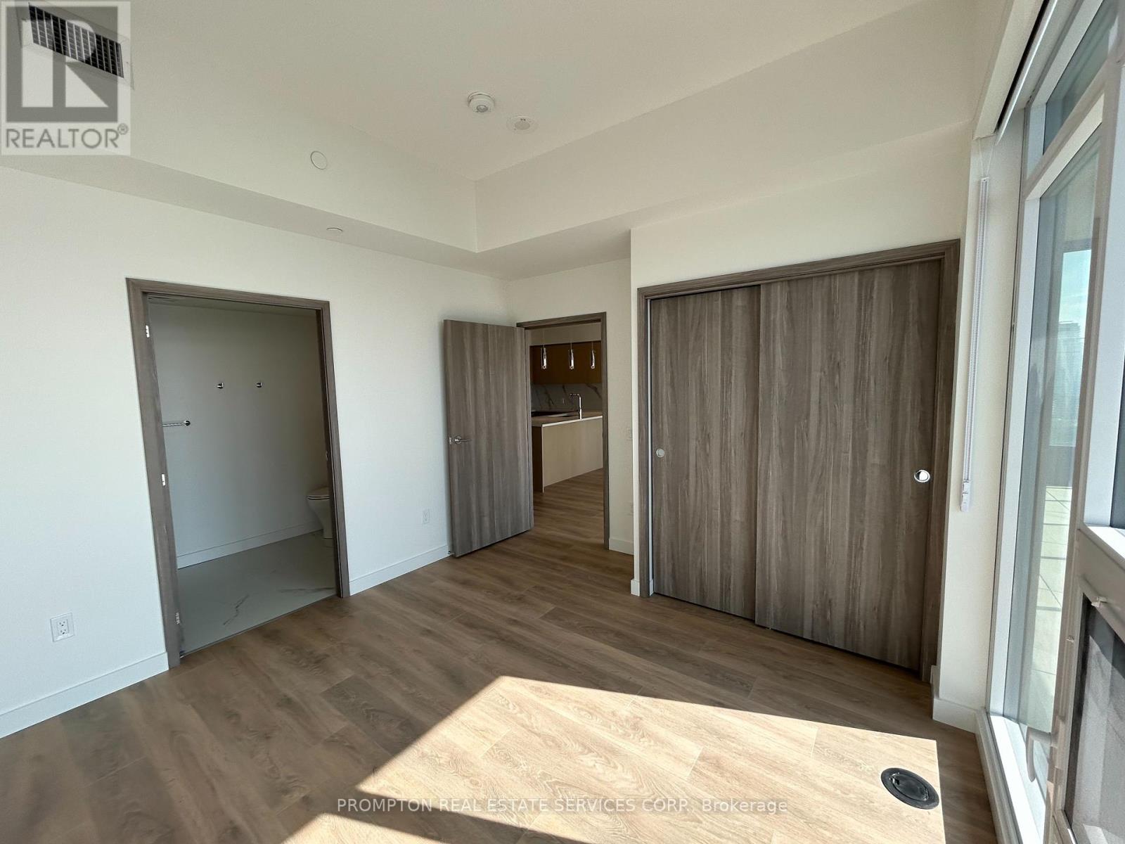 6106 - 3 Concord Cityplace Way, Toronto (Waterfront Communities), Ontario  M5V 0X4 - Photo 14 - C12431483