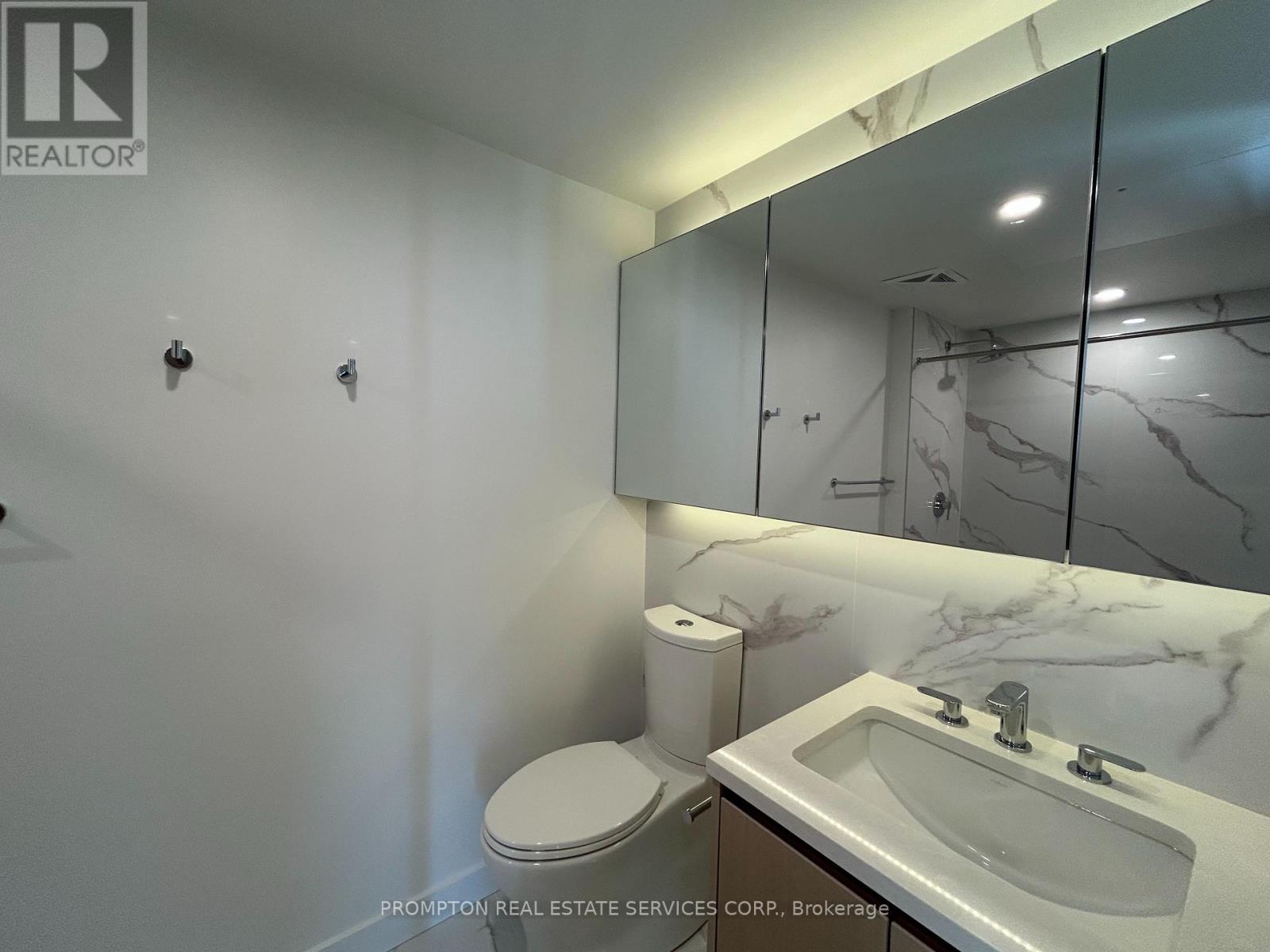 6106 - 3 Concord Cityplace Way, Toronto (Waterfront Communities), Ontario  M5V 0X4 - Photo 15 - C12431483