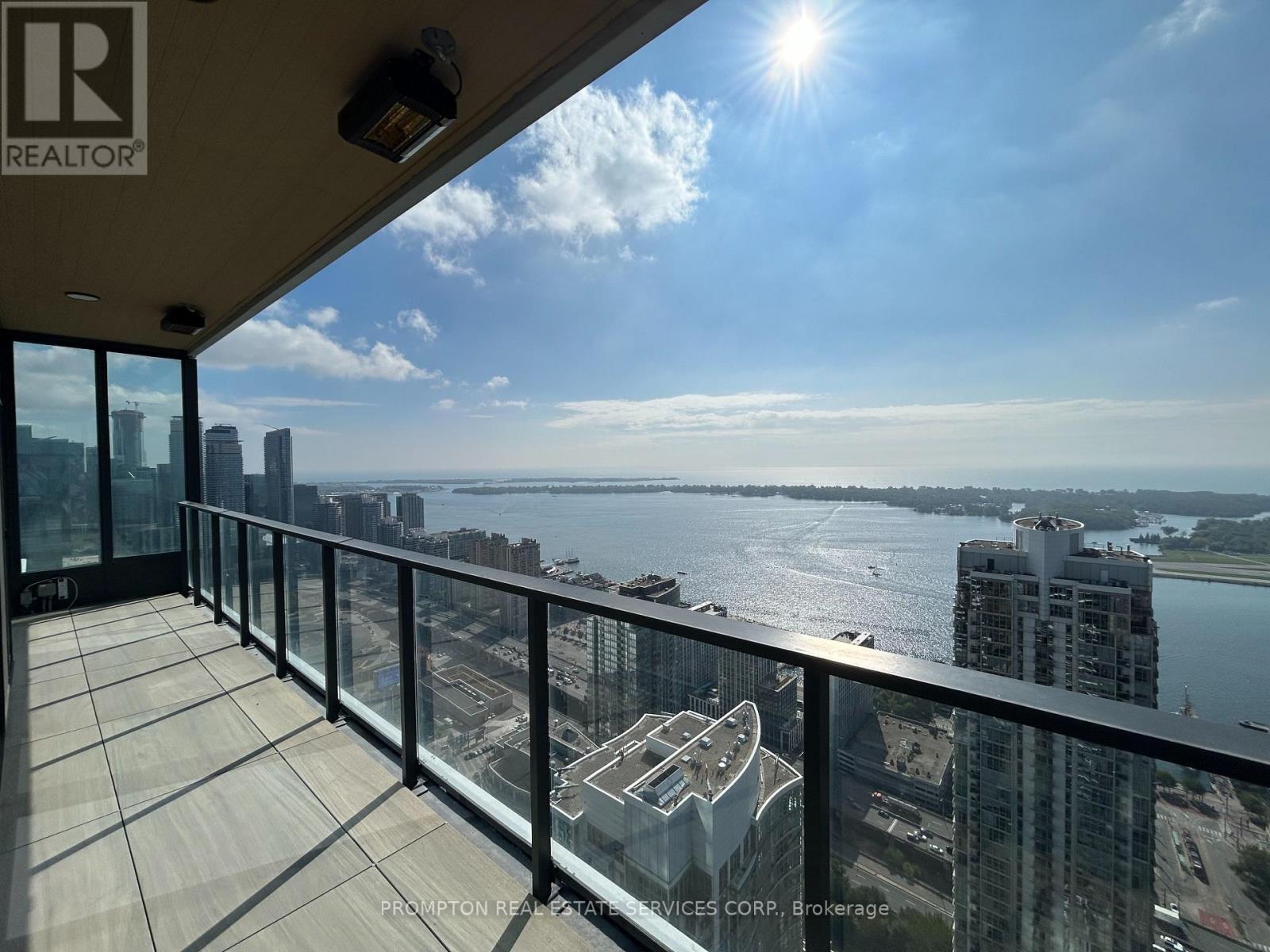 6106 - 3 Concord Cityplace Way, Toronto (Waterfront Communities), Ontario  M5V 0X4 - Photo 18 - C12431483