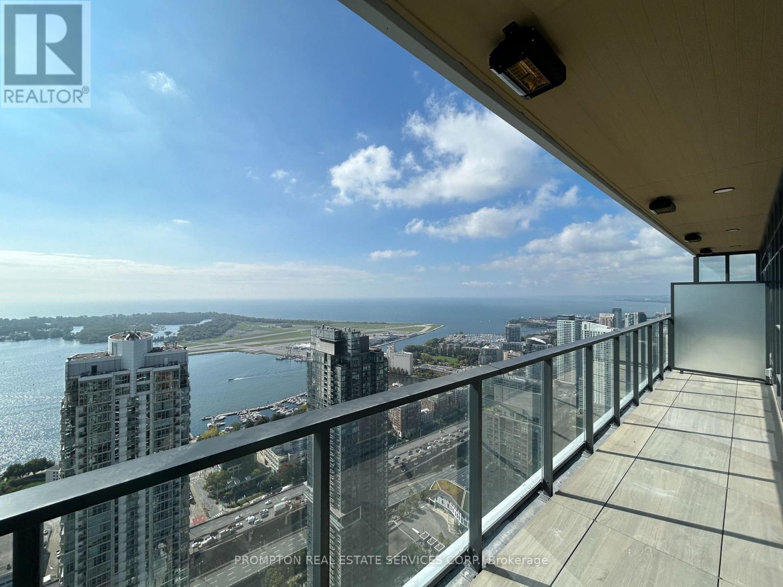 6106 - 3 Concord Cityplace Way, Toronto (Waterfront Communities), Ontario  M5V 0X4 - Photo 19 - C12431483
