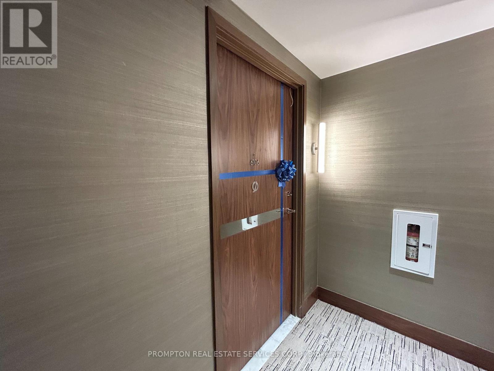 6106 - 3 Concord Cityplace Way, Toronto (Waterfront Communities), Ontario  M5V 0X4 - Photo 7 - C12431483