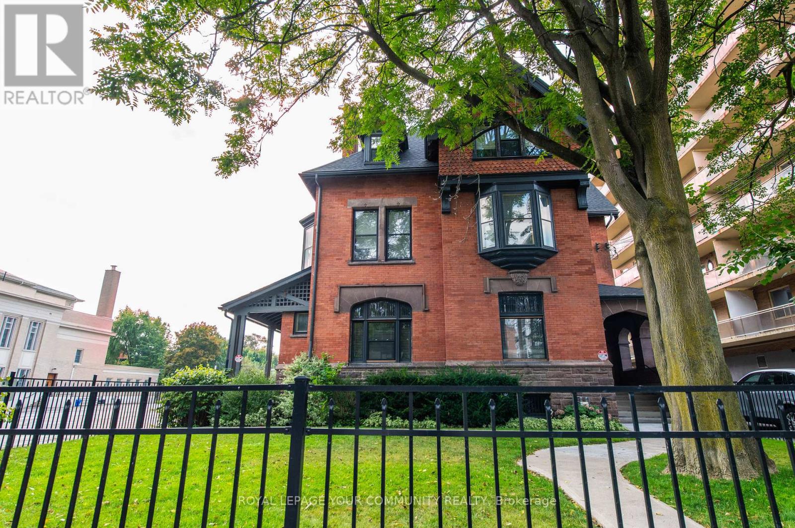 109 - 204 St. George Street, Toronto (Annex), Ontario  M5R 2N5 - Photo 10 - C12431510
