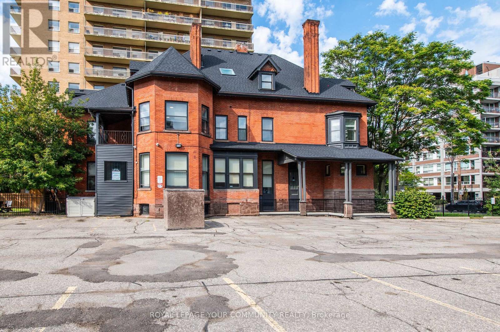 109 - 204 St. George Street, Toronto (Annex), Ontario  M5R 2N5 - Photo 6 - C12431510