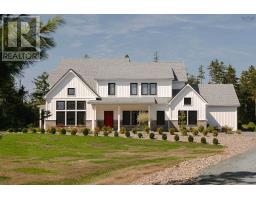 709 Voyageur Way