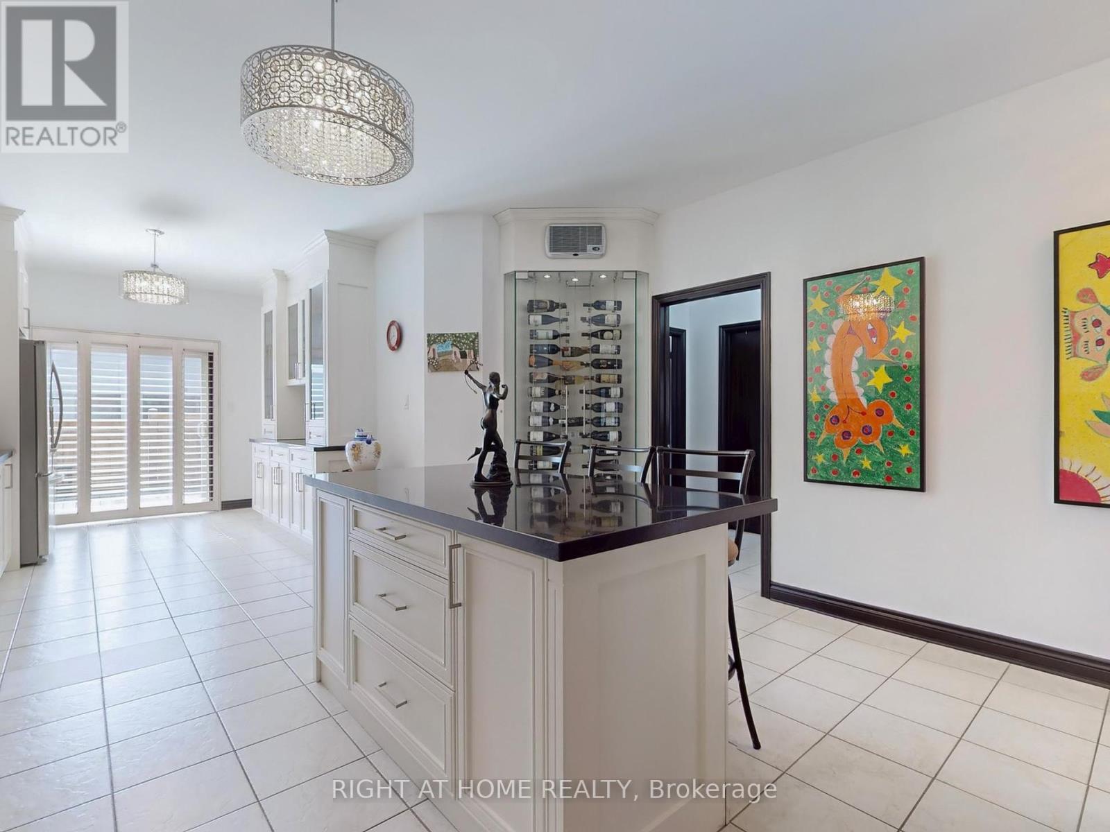 14 - 9 Amalfi Court, Vaughan, Ontario  L4L 9S2 - Photo 13 - N12431476
