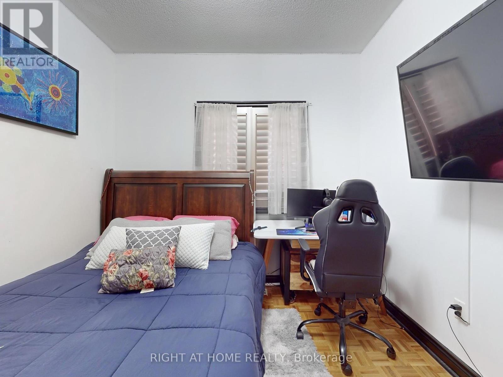 14 - 9 Amalfi Court, Vaughan, Ontario  L4L 9S2 - Photo 26 - N12431476