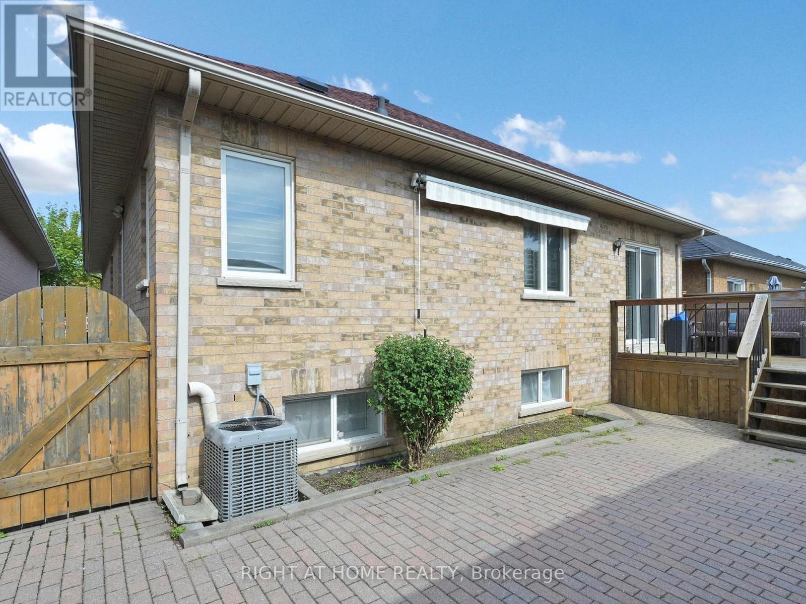 14 - 9 Amalfi Court, Vaughan, Ontario  L4L 9S2 - Photo 39 - N12431476