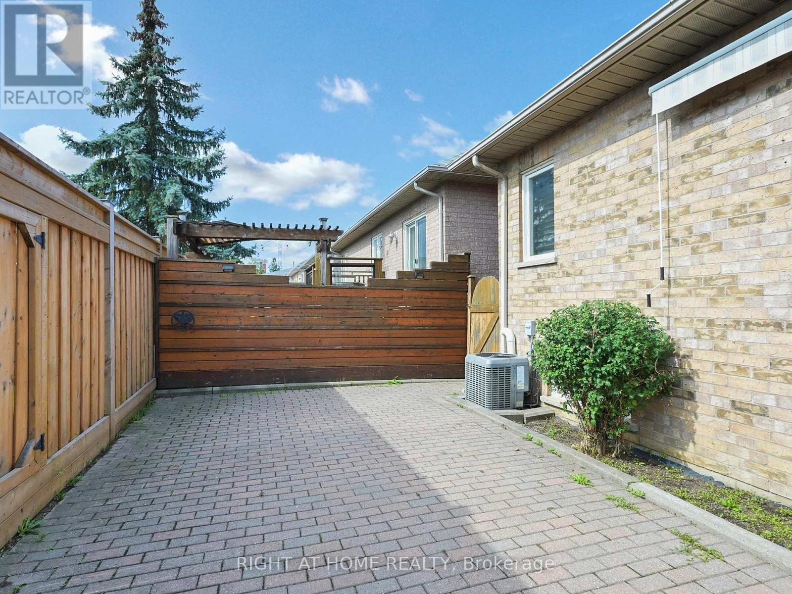 14 - 9 Amalfi Court, Vaughan, Ontario  L4L 9S2 - Photo 41 - N12431476