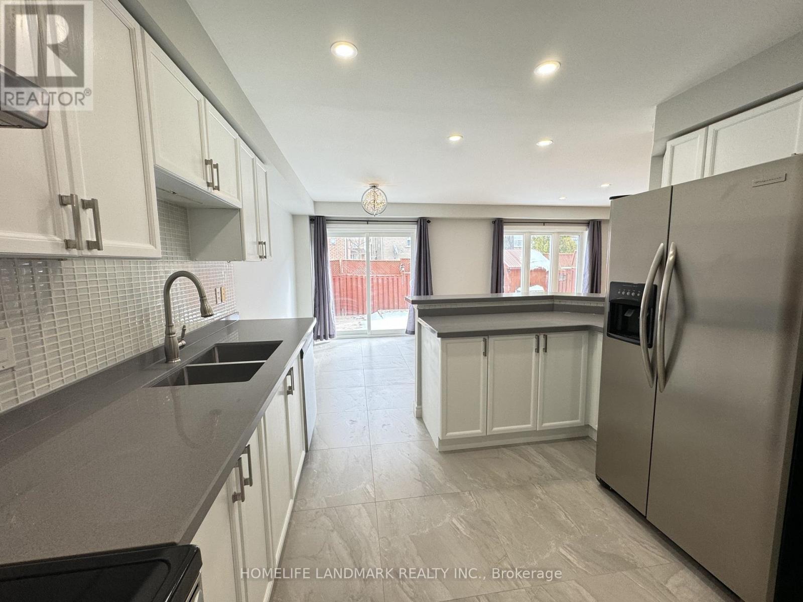 43 Millcliff Circle, Aurora, Ontario  L4G 7N7 - Photo 12 - N12431477