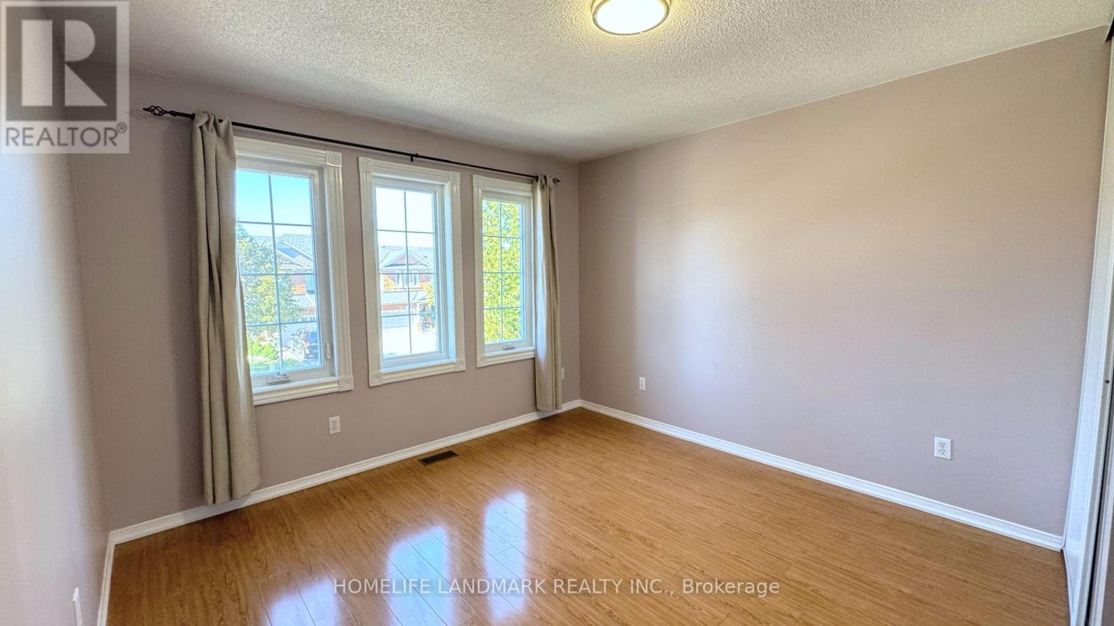 43 Millcliff Circle, Aurora, Ontario  L4G 7N7 - Photo 18 - N12431477