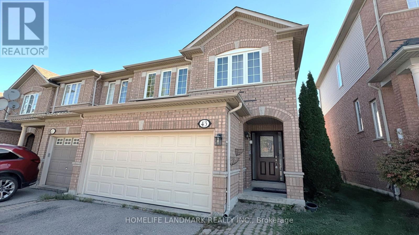 43 Millcliff Circle, Aurora, Ontario  L4G 7N7 - Photo 2 - N12431477