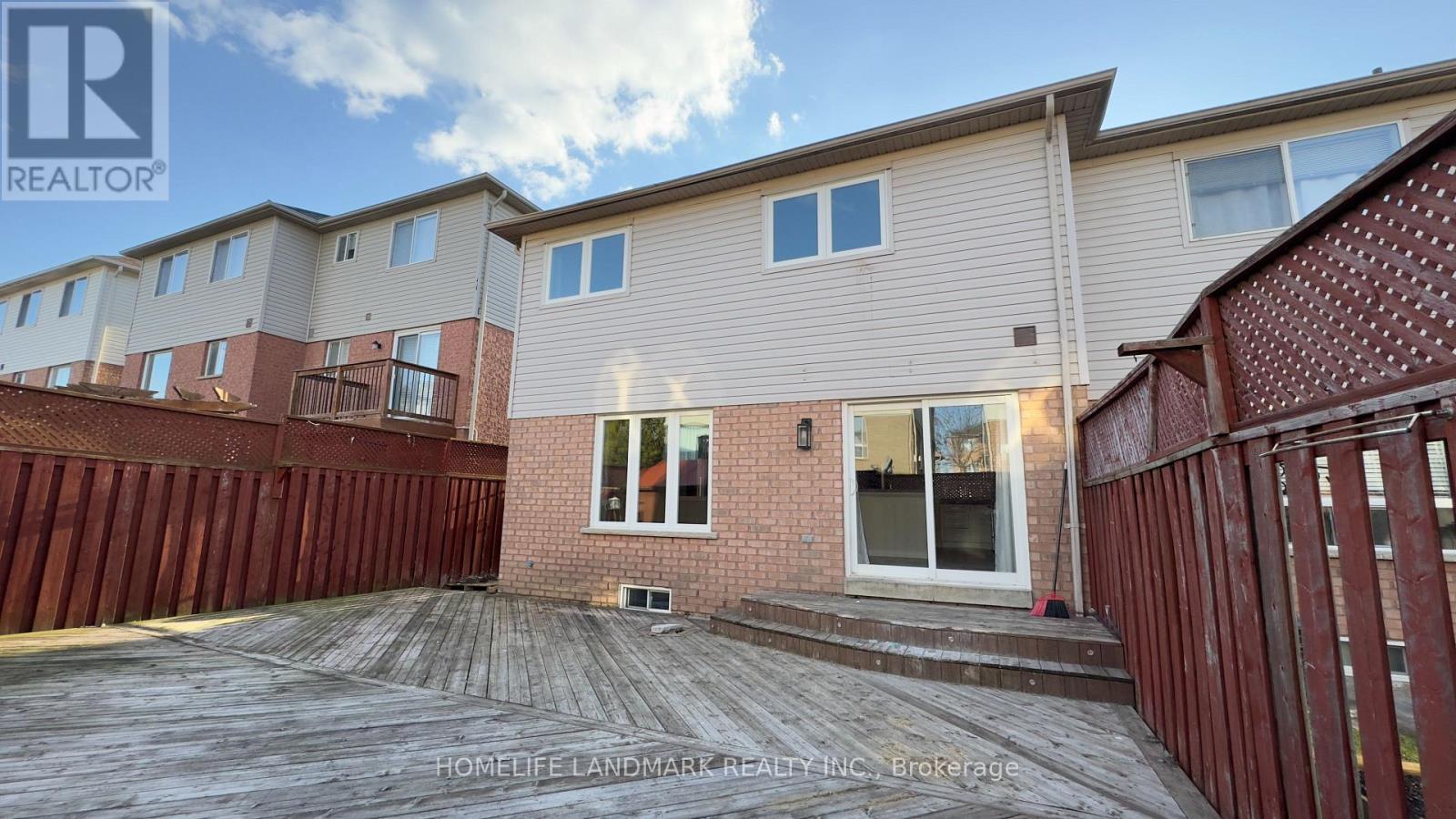 43 Millcliff Circle, Aurora, Ontario  L4G 7N7 - Photo 23 - N12431477
