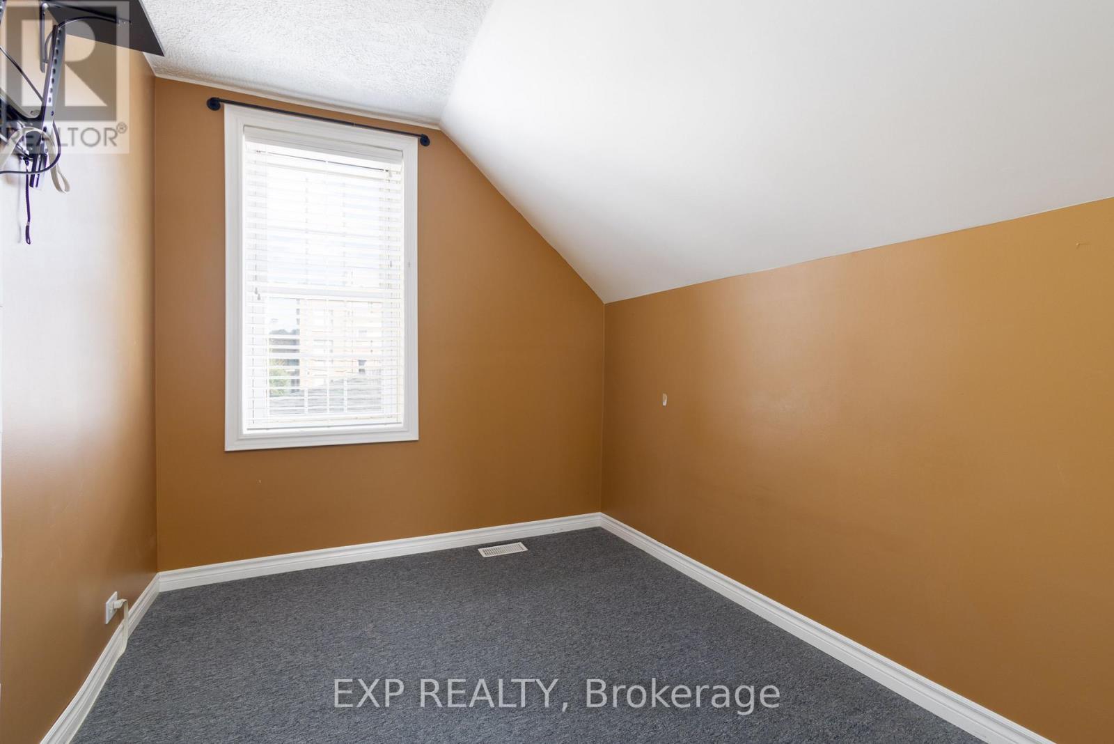 6823 Main Street, Whitchurch-Stouffville, Ontario  L4A 7G4 - Photo 25 - N12431479
