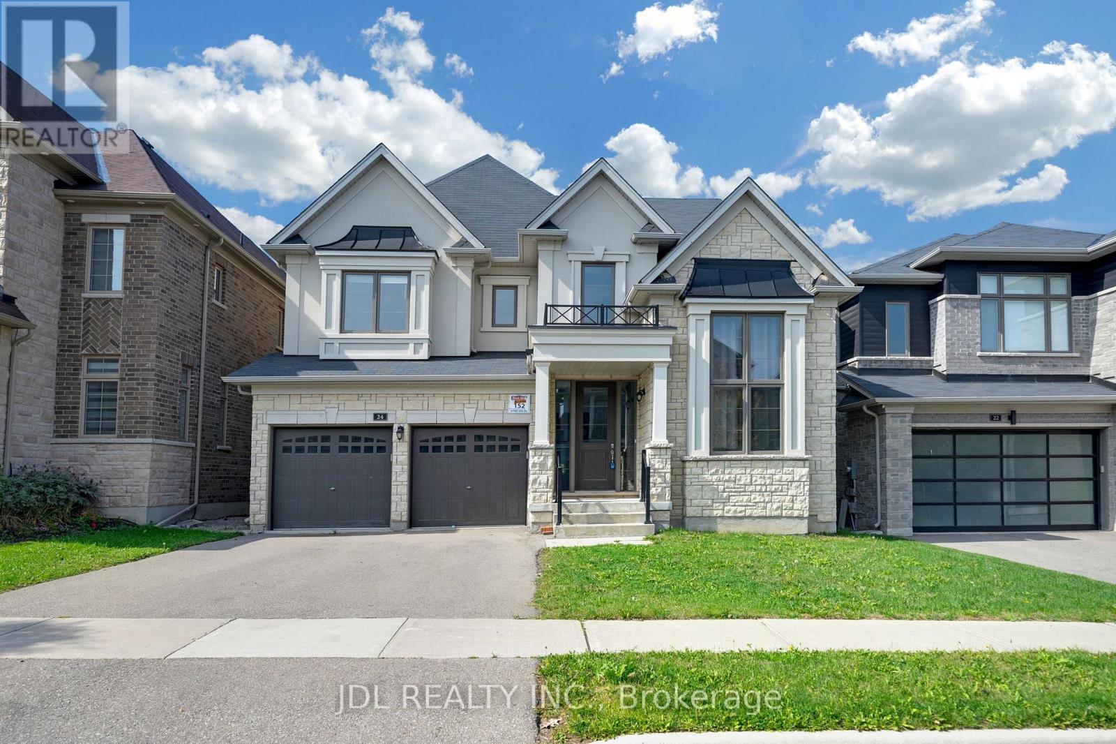 24 Forest Edge Crescent, East Gwillimbury, Ontario  L9N 1R8 - Photo 1 - N12431507