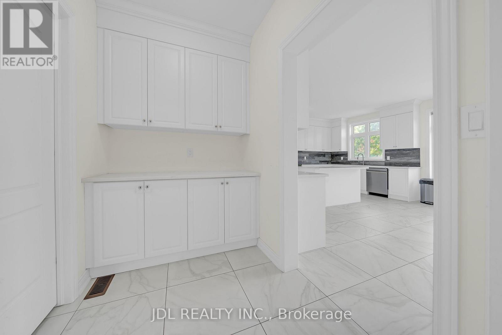 24 Forest Edge Crescent, East Gwillimbury, Ontario  L9N 1R8 - Photo 16 - N12431507