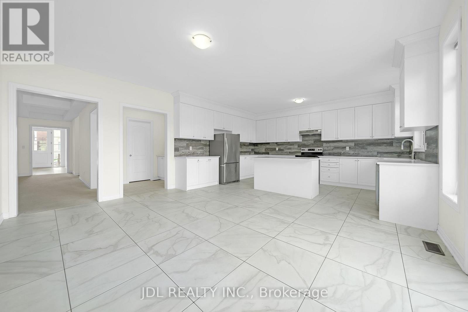 24 Forest Edge Crescent, East Gwillimbury, Ontario  L9N 1R8 - Photo 19 - N12431507