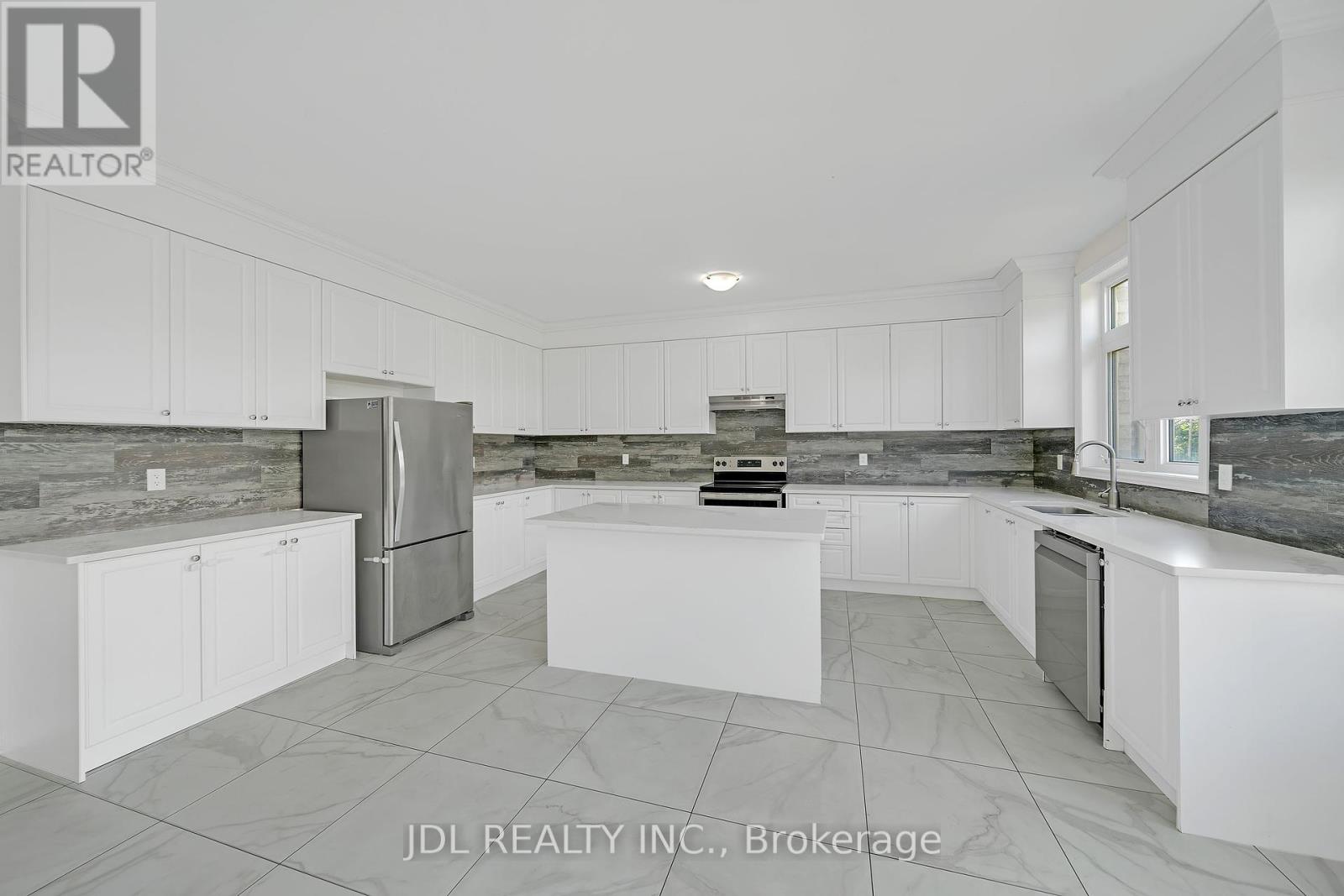 24 Forest Edge Crescent, East Gwillimbury, Ontario  L9N 1R8 - Photo 20 - N12431507