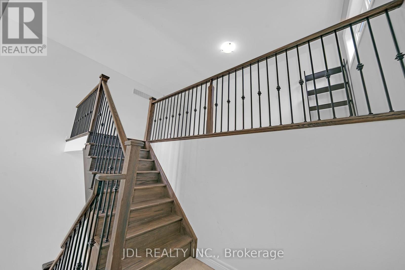 24 Forest Edge Crescent, East Gwillimbury, Ontario  L9N 1R8 - Photo 28 - N12431507