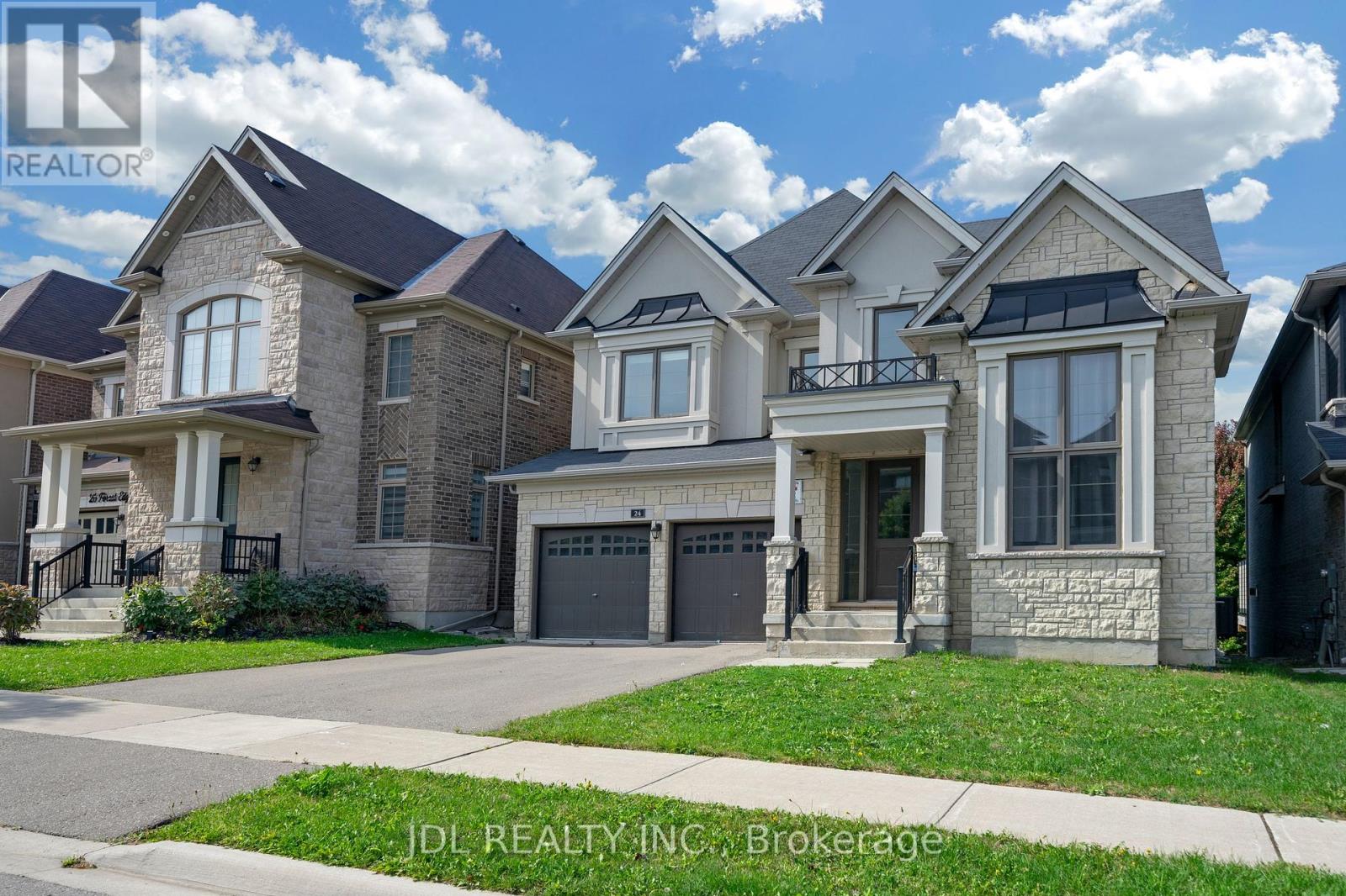 24 Forest Edge Crescent, East Gwillimbury, Ontario  L9N 1R8 - Photo 3 - N12431507