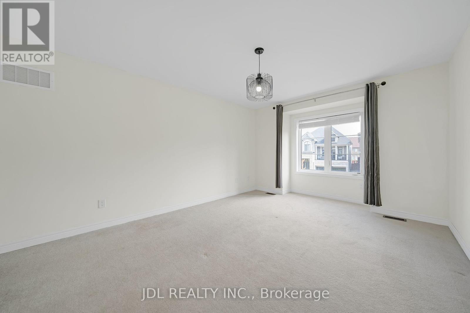 24 Forest Edge Crescent, East Gwillimbury, Ontario  L9N 1R8 - Photo 33 - N12431507