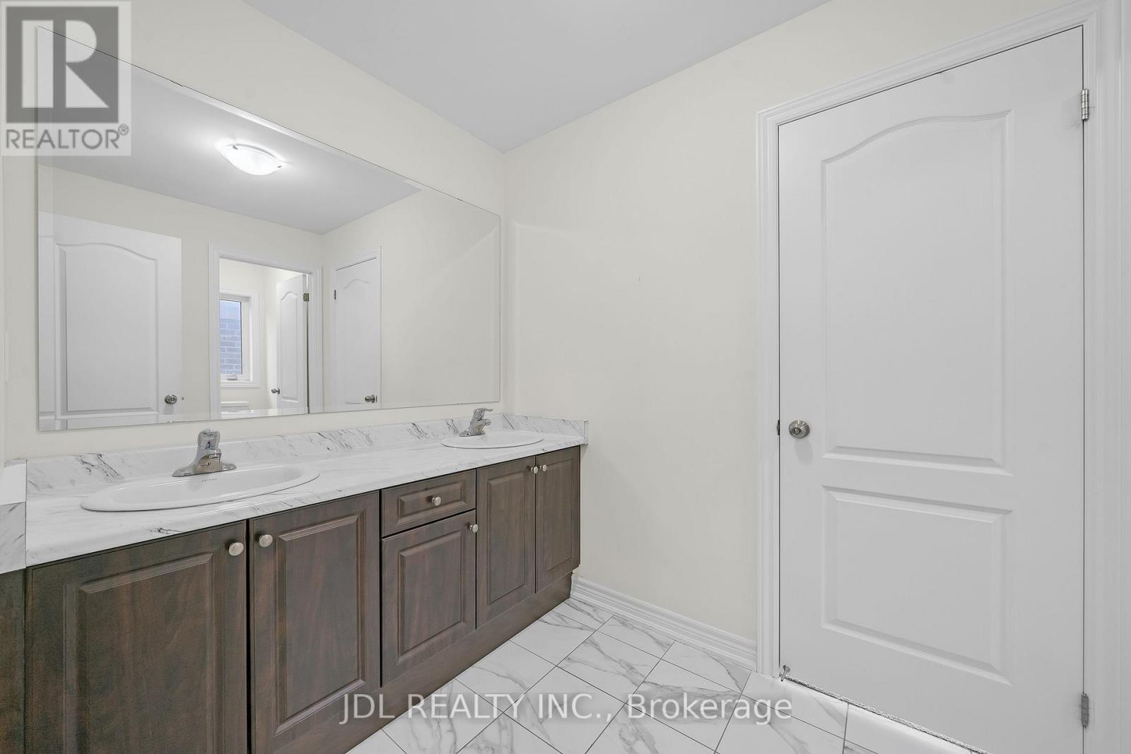 24 Forest Edge Crescent, East Gwillimbury, Ontario  L9N 1R8 - Photo 36 - N12431507