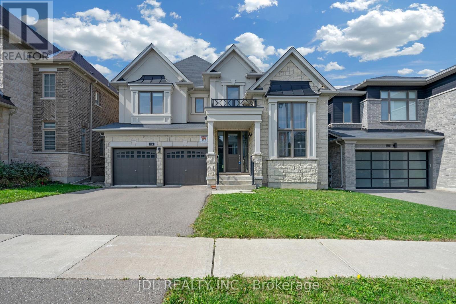 24 Forest Edge Crescent, East Gwillimbury, Ontario  L9N 1R8 - Photo 4 - N12431507