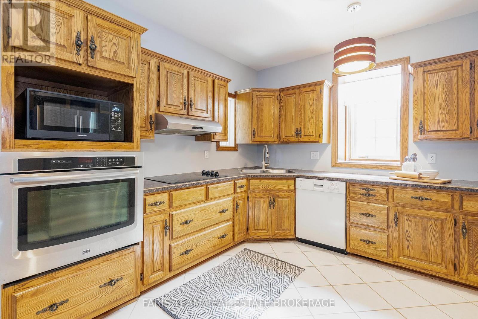 404 Manly Street, Midland, Ontario  L4R 3E3 - Photo 6 - S12431504