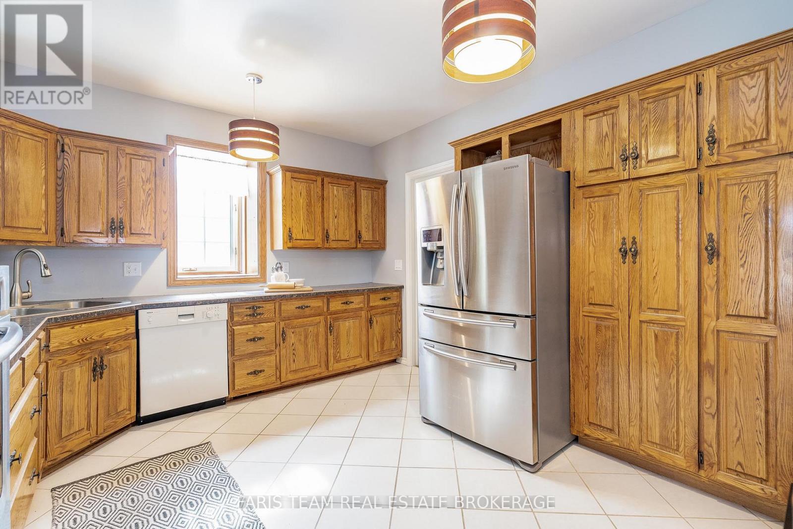 404 Manly Street, Midland, Ontario  L4R 3E3 - Photo 7 - S12431504