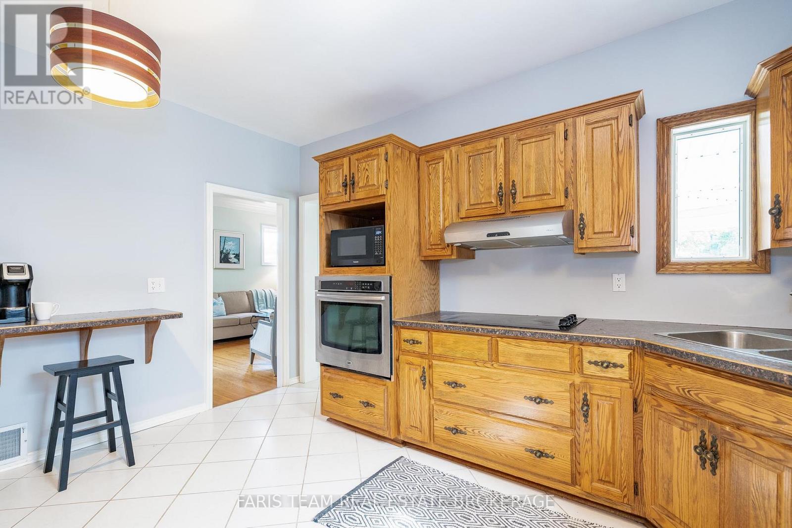 404 Manly Street, Midland, Ontario  L4R 3E3 - Photo 8 - S12431504