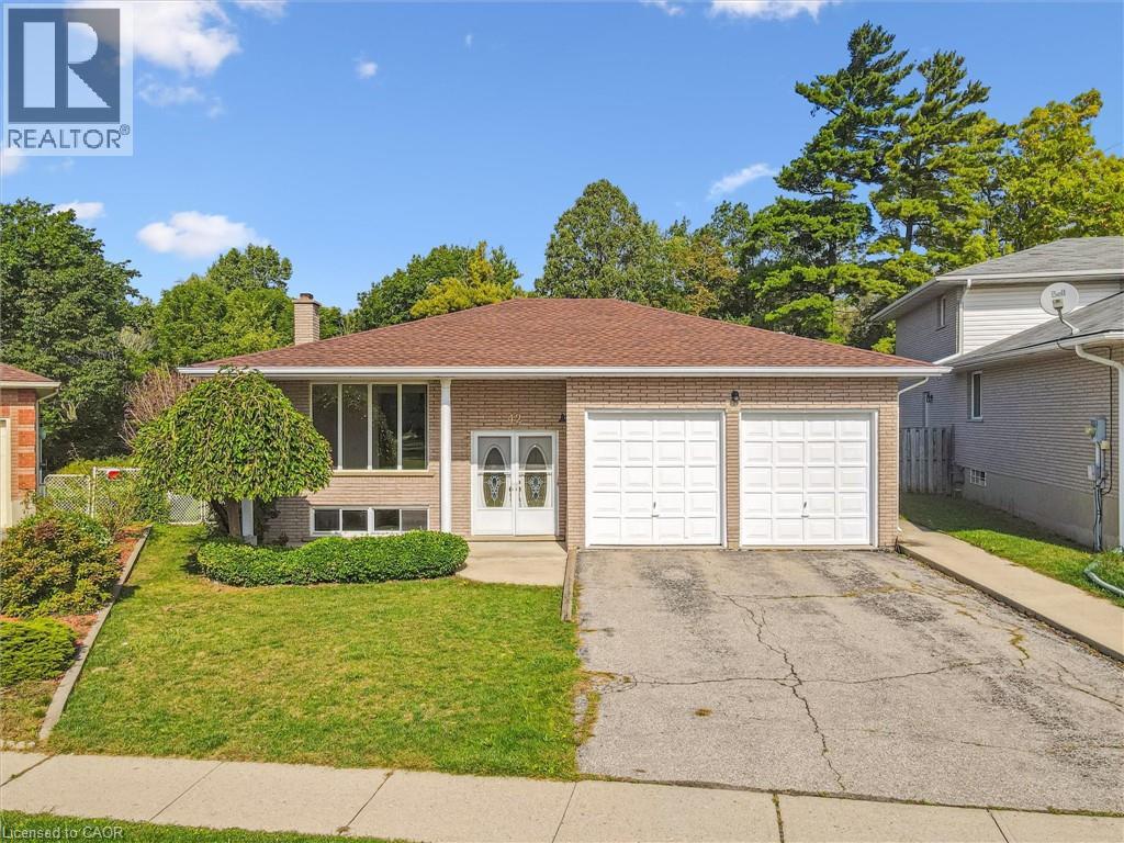 42 AZORES Crescent, Cambridge, Ontario